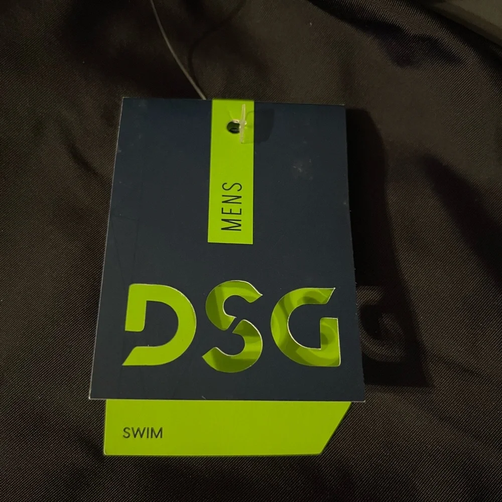 Men’s rash guards - Picture 2 of 4